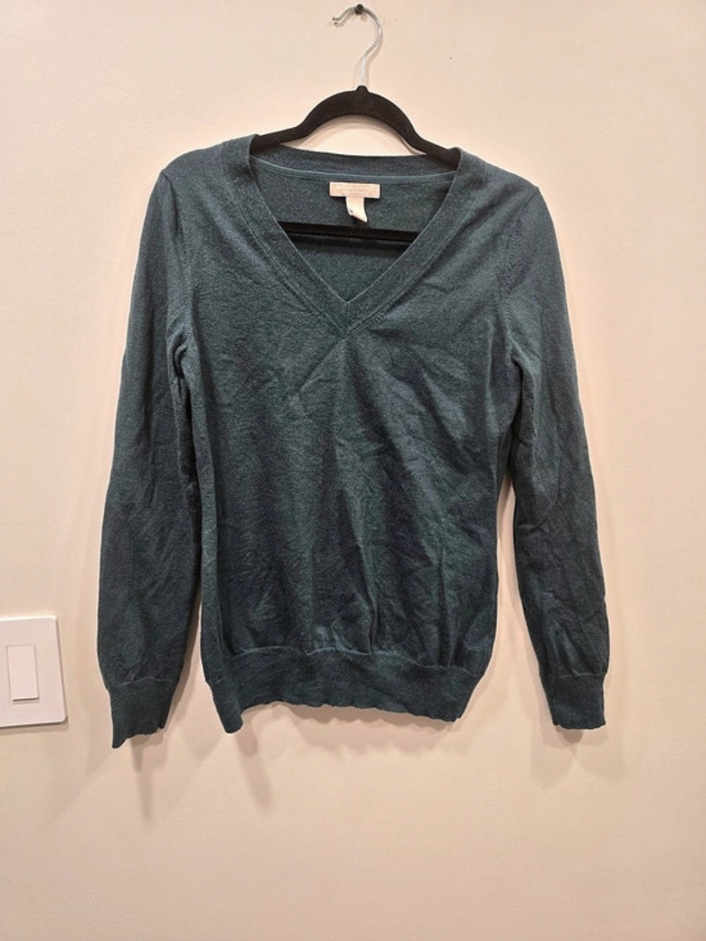 Banana Republic Women’s 100% Merino Wool Sweater V-Neck Forest Green Size L